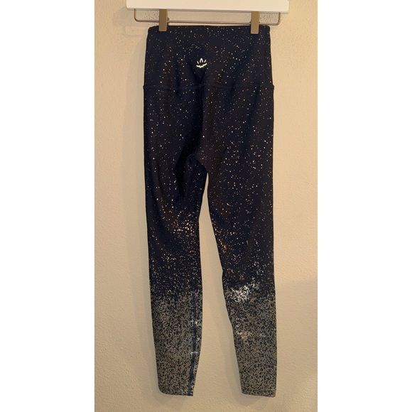 Beyond Yoga High Waisted Ombre Navy and Silver Leggings Size Small - Picture 2 of 7